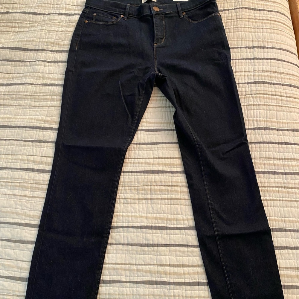 Size 10 LOFT skinny jeans. Dark blue. NWT